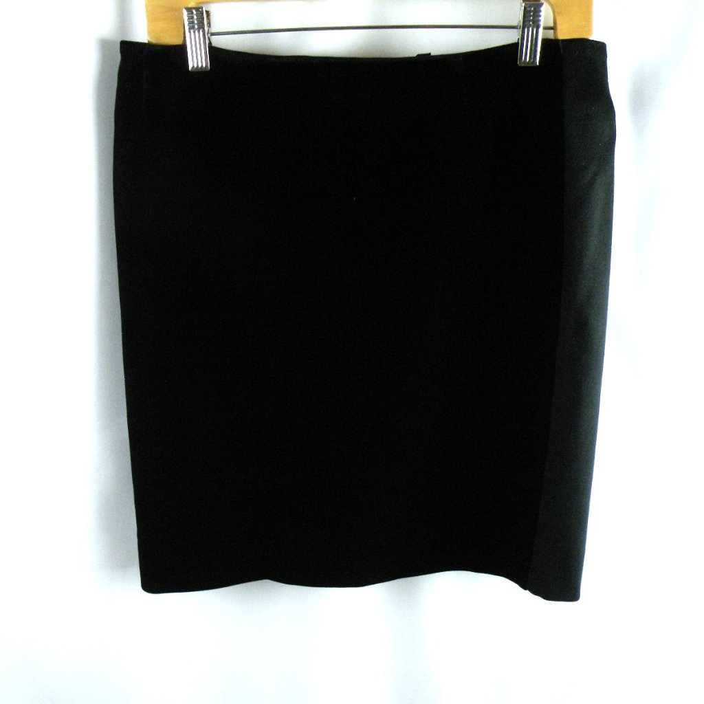 Akris Punto Black Velvet Mini Skirt Sz 6